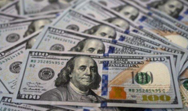 ارتفاع الدولار مع حديث ترامب عن فرض رسوم جمركية على كندا والمكسيك